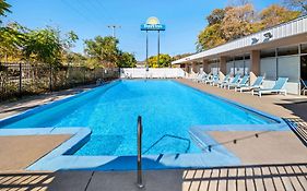 Days Inn By Wyndham Dubuque